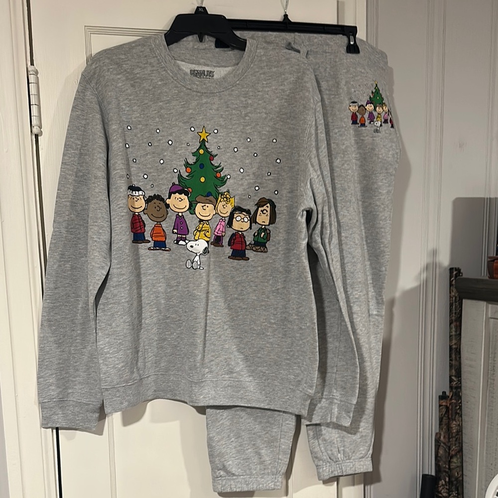 Peanuts Gray Holiday Sweatshirt and Pants Set